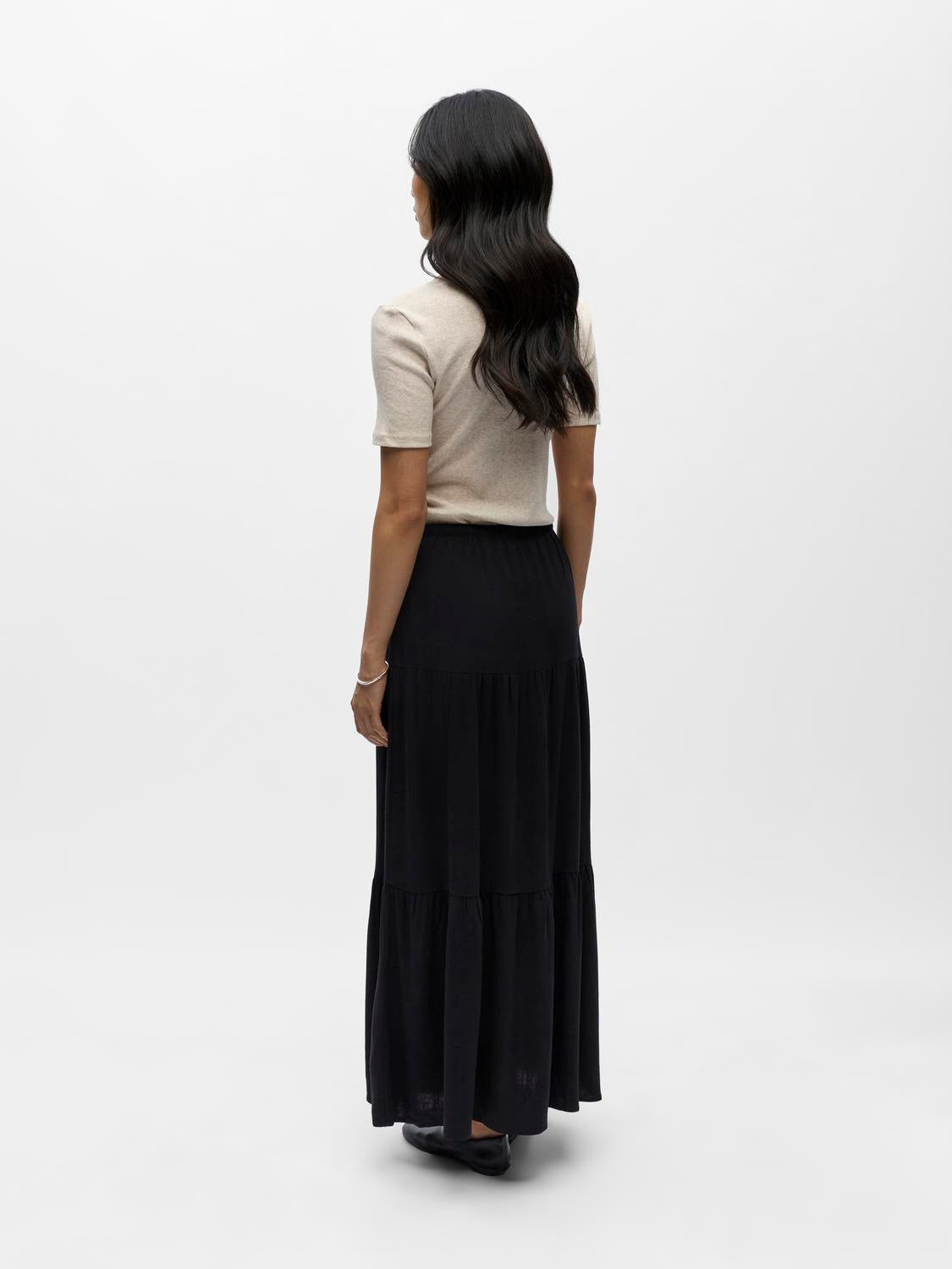 model_shot-back